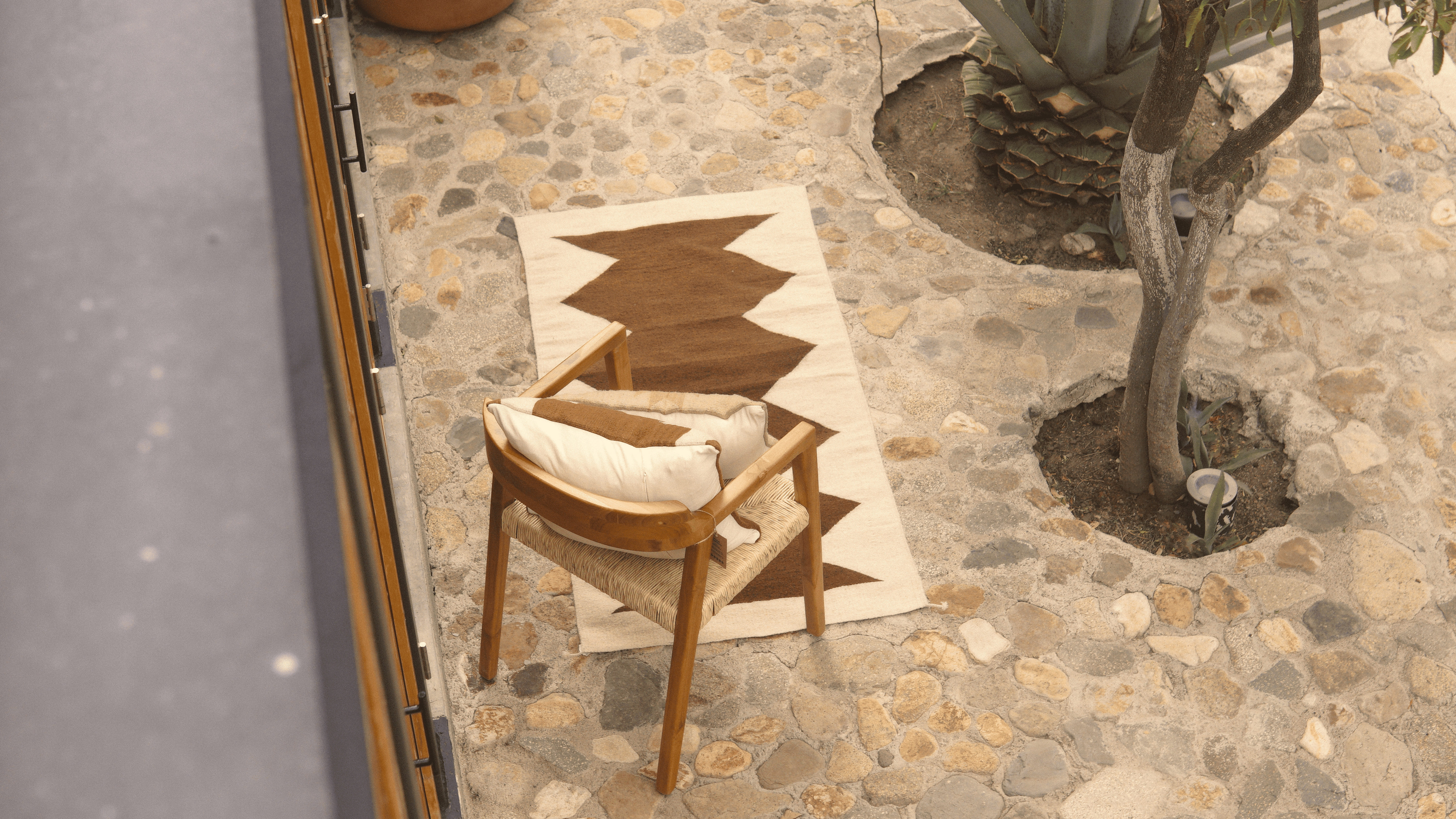 decoracion de interiores, diseño de interiores, home decor, tapetes, artesanal, lana, interior design, home design, artisanal, wool, interior decor, teotitlan, oaxaca, mexico, mats, rugs, rug, cojines, cushion, telar de pedal, tintes naturales, proceso natural