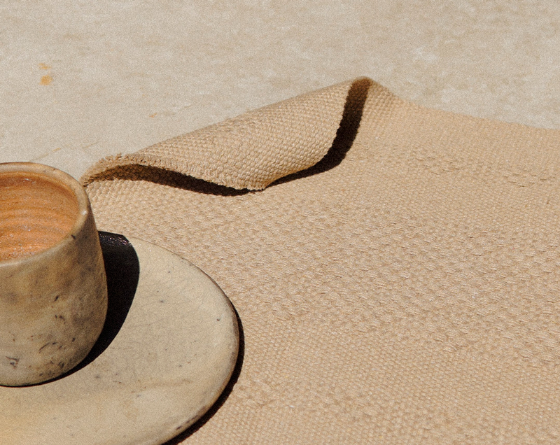 textiles artesanales de lana en Oaxaca, arte textil zapoteco auténtico, tapetes de lana hechos a mano en Oaxaca, cojines artesanales oaxaqueños, textiles zapotecos tradicionales, decoración artesanal de Oaxaca, productos textiles hechos a mano, telar de pedal zapoteco Oaxaca, mantelería artesanal oaxaqueña, textiles premium de Oaxaca, casa textil artesanal en Oaxaca, artesanía textil oaxaqueña de lana, tejidos zapotecos para el hogar